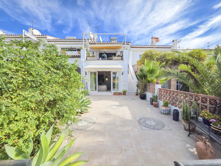 Image No.19-3 Bed Townhouse for sale