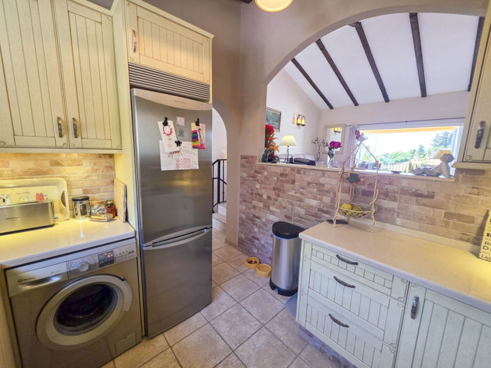 Image No.41-3 Bed Townhouse for sale