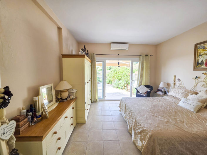 Image No.44-3 Bed Townhouse for sale