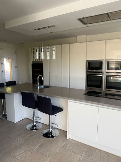 Image No.4-5 Bed House for sale