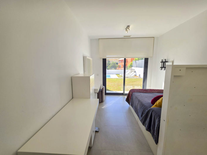 Image No.37-3 Bed House for sale