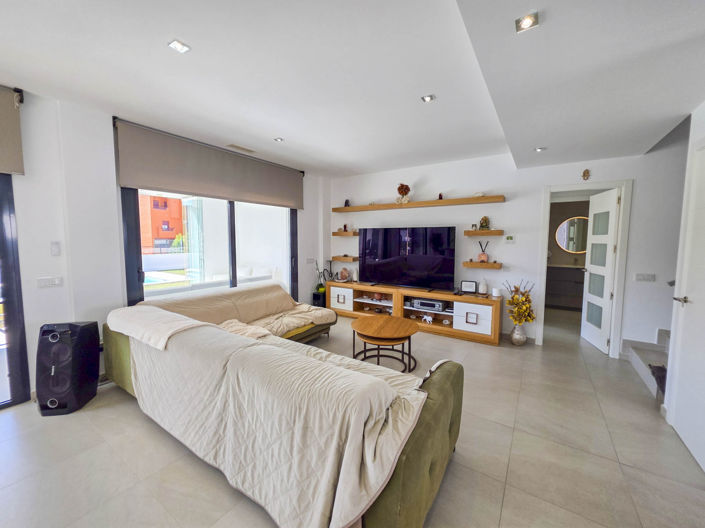 Image No.5-3 Bed House for sale