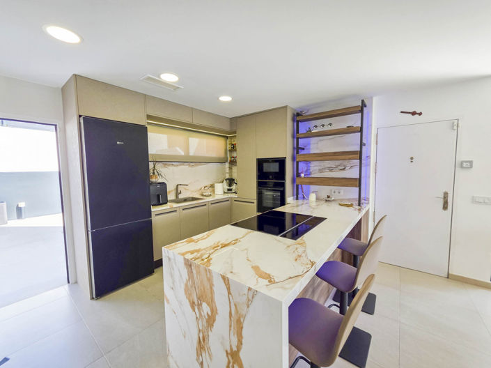 Image No.6-3 Bed House for sale