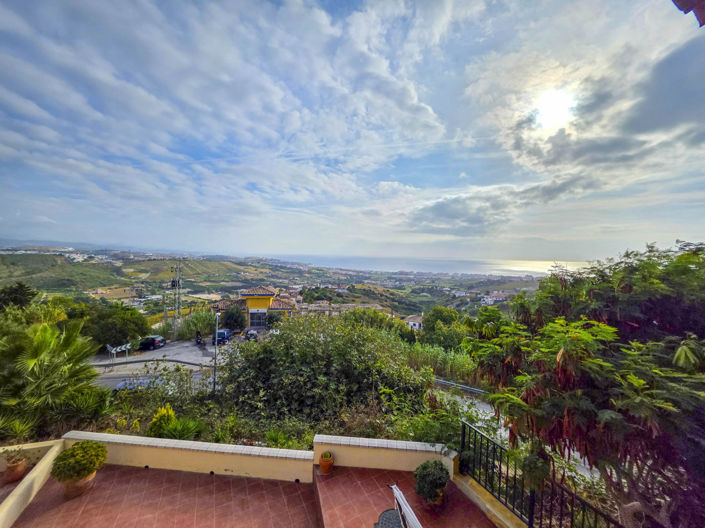 Image No.19-3 Bed House for sale