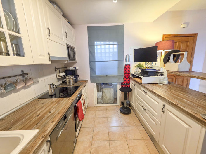 Image No.28-3 Bed House for sale