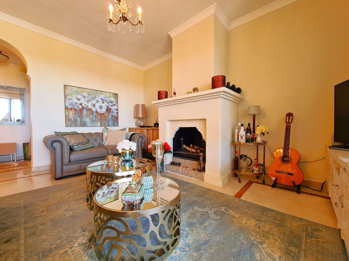 Image No.13-2 Bed Property for sale