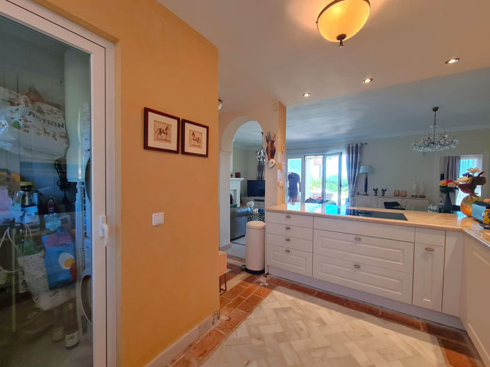 Image No.19-2 Bed Property for sale