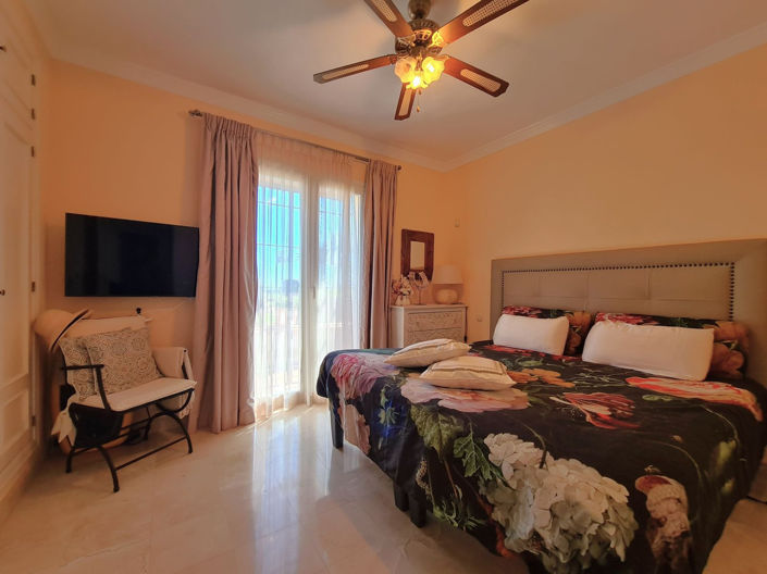 Image No.22-2 Bed Property for sale