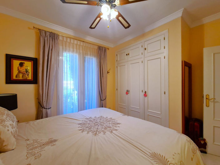 Image No.28-2 Bed Property for sale