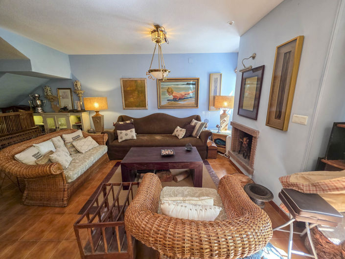 Image No.17-3 Bed Townhouse for sale