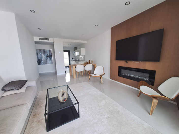 Image No.12-2 Bed Property for sale