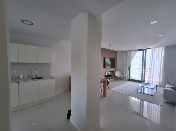 Image No.15-2 Bed Property for sale