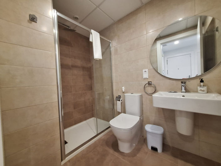 Image No.6-2 Bed Property for sale