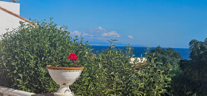 Image No.25-2 Bed Property for sale