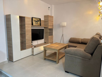 1 - Cadiz, House