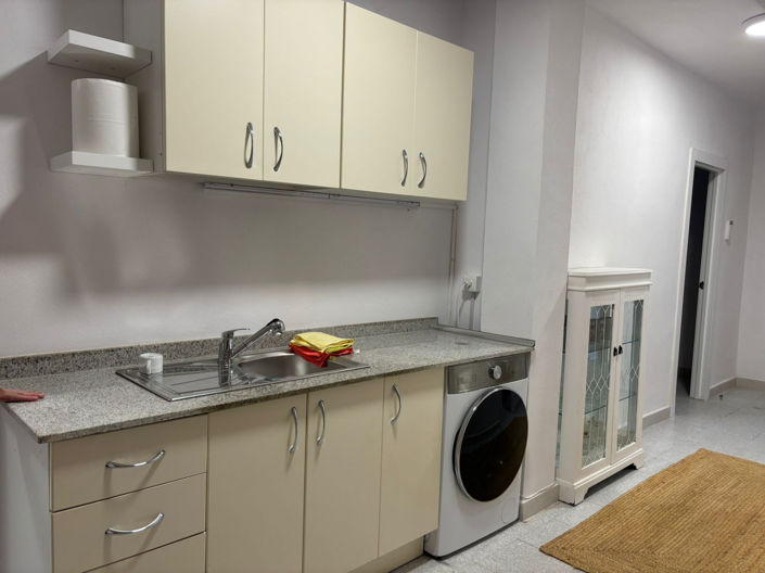 Image No.18-4 Bed House for sale