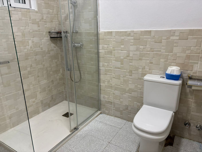 Image No.20-4 Bed House for sale