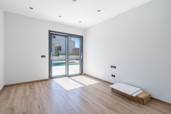 Image No.11-3 Bed Villa for sale