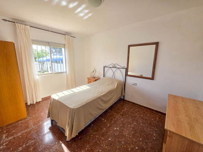 Image No.11-3 Bed House for sale