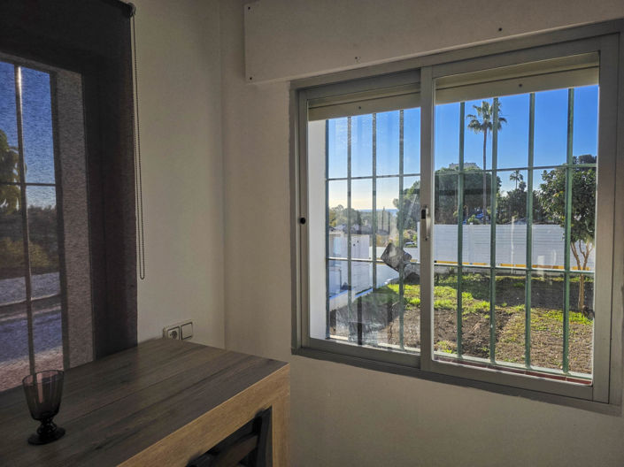 Image No.15-3 Bed House for sale