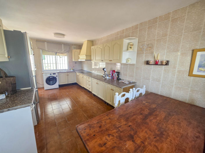 Image No.25-3 Bed House for sale