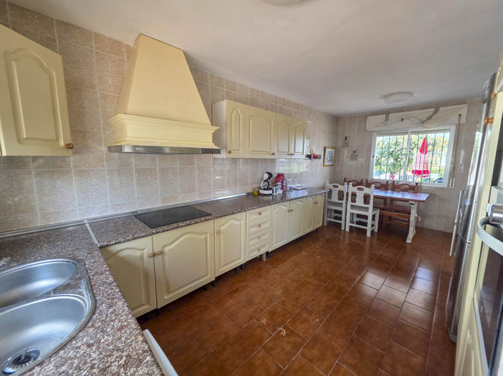 Image No.27-3 Bed House for sale