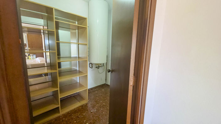 Image No.30-3 Bed House for sale