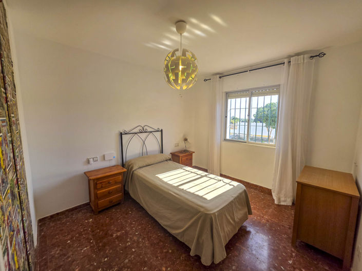 Image No.37-3 Bed House for sale