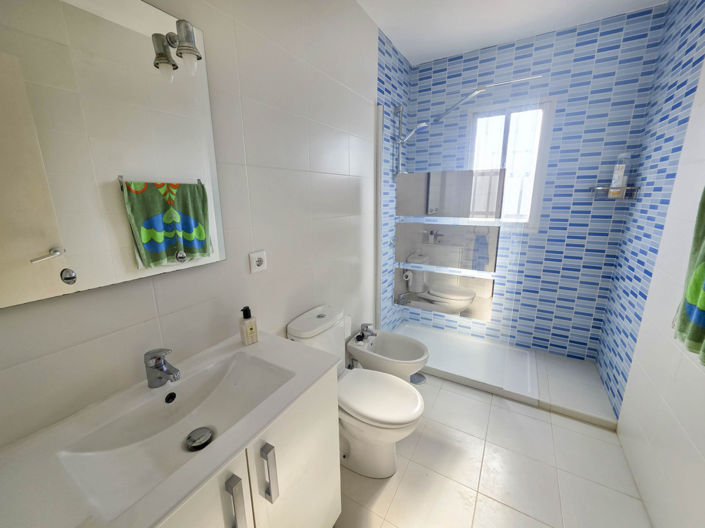 Image No.42-3 Bed House for sale