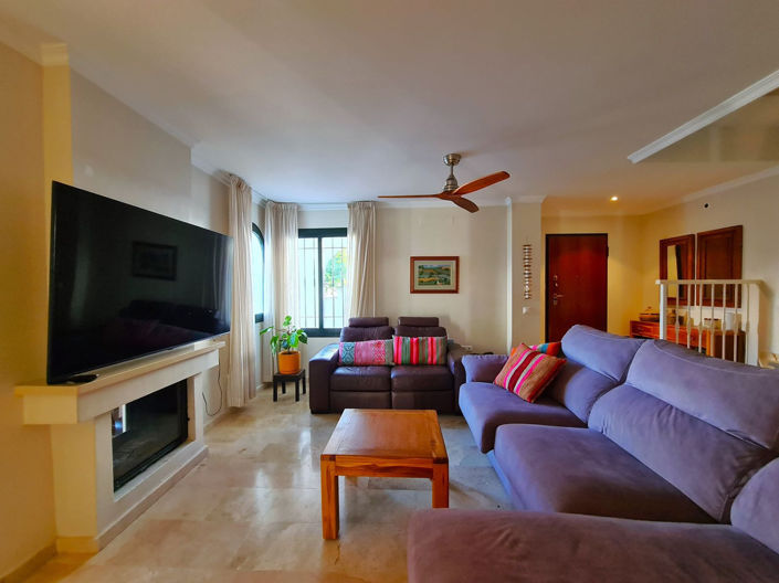 Image No.21-3 Bed House for sale