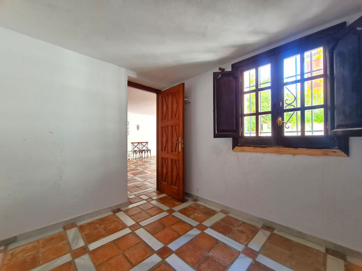 Image No.17-3 Bed Townhouse for sale