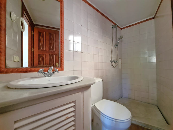 Image No.19-3 Bed Townhouse for sale