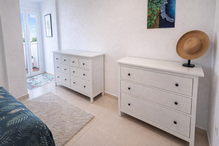 Image No.26-1 Bed Townhouse for sale