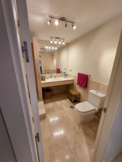 Image No.11-2 Bed Property for sale