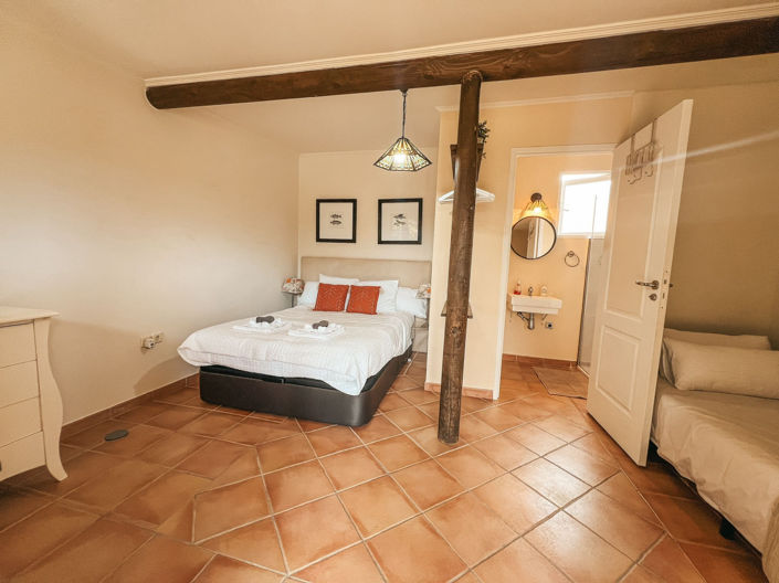 Image No.21-5 Bed House for sale