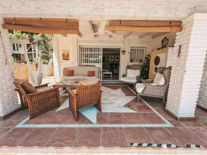 Image No.6-5 Bed House for sale