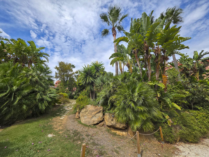 Image No.22-2 Bed Property for sale