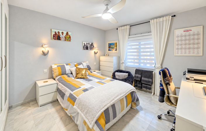 Image No.19-4 Bed House for sale