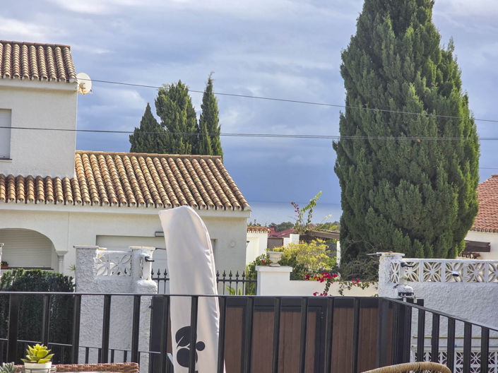 Image No.25-4 Bed House for sale