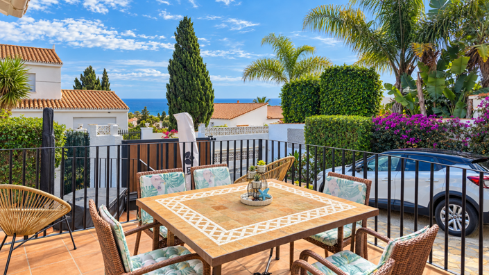 Image No.3-4 Bed House for sale