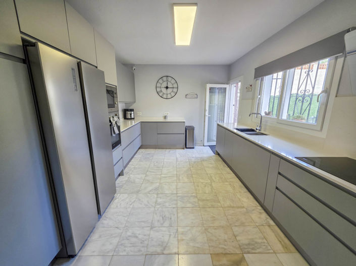 Image No.30-4 Bed House for sale