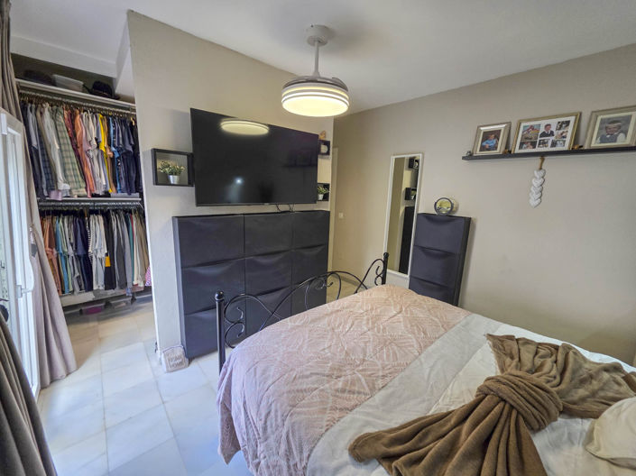 Image No.38-4 Bed House for sale