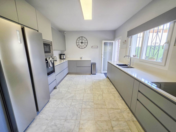 Image No.5-4 Bed House for sale