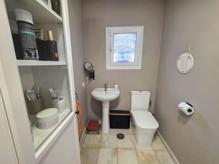 Image No.7-4 Bed House for sale