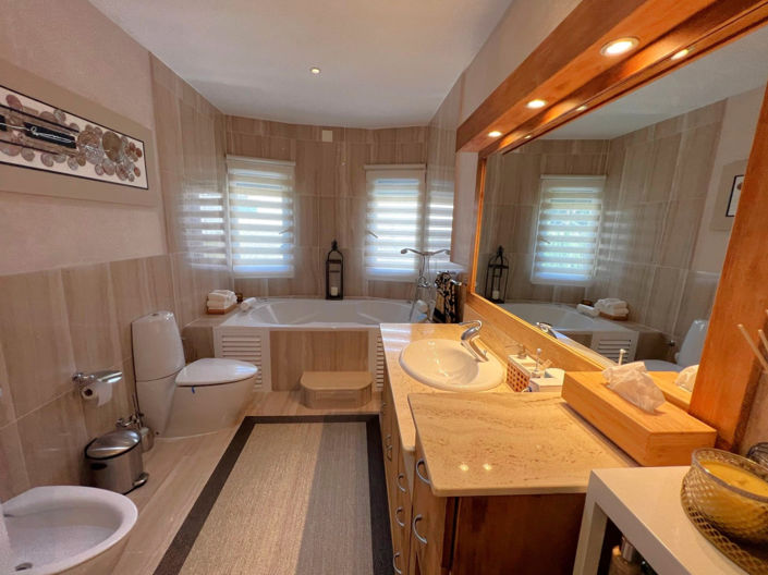 Image No.20-3 Bed House for sale