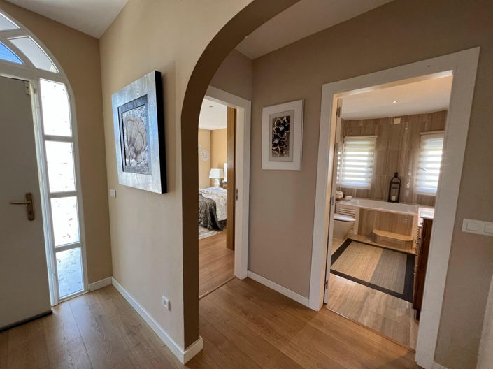 Image No.9-3 Bed House for sale