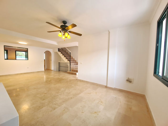 Image No.11-3 Bed House for sale