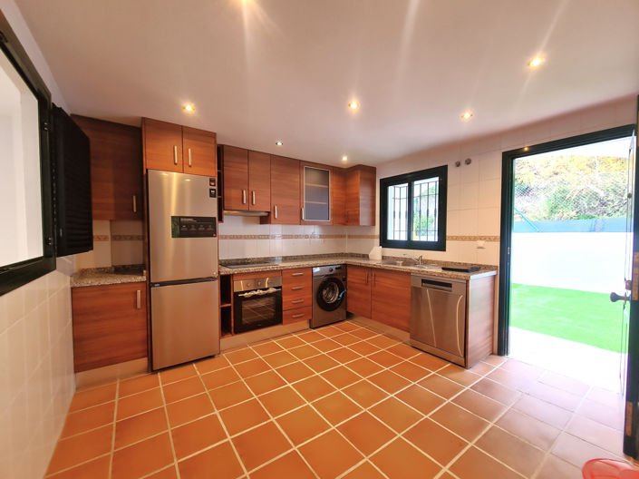 Image No.12-3 Bed House for sale