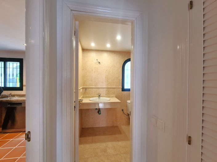 Image No.15-3 Bed House for sale