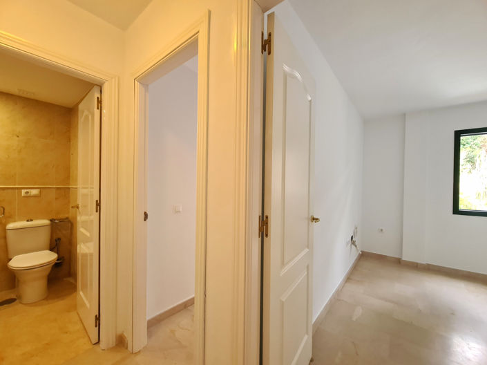 Image No.28-3 Bed House for sale